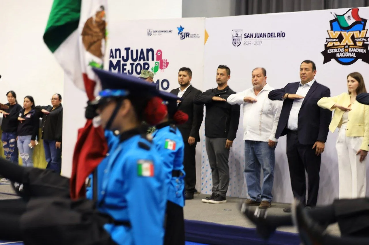 Roberto Cabrera inauguró concurso de Escoltas y Bandas de Guerra en el CECUCO