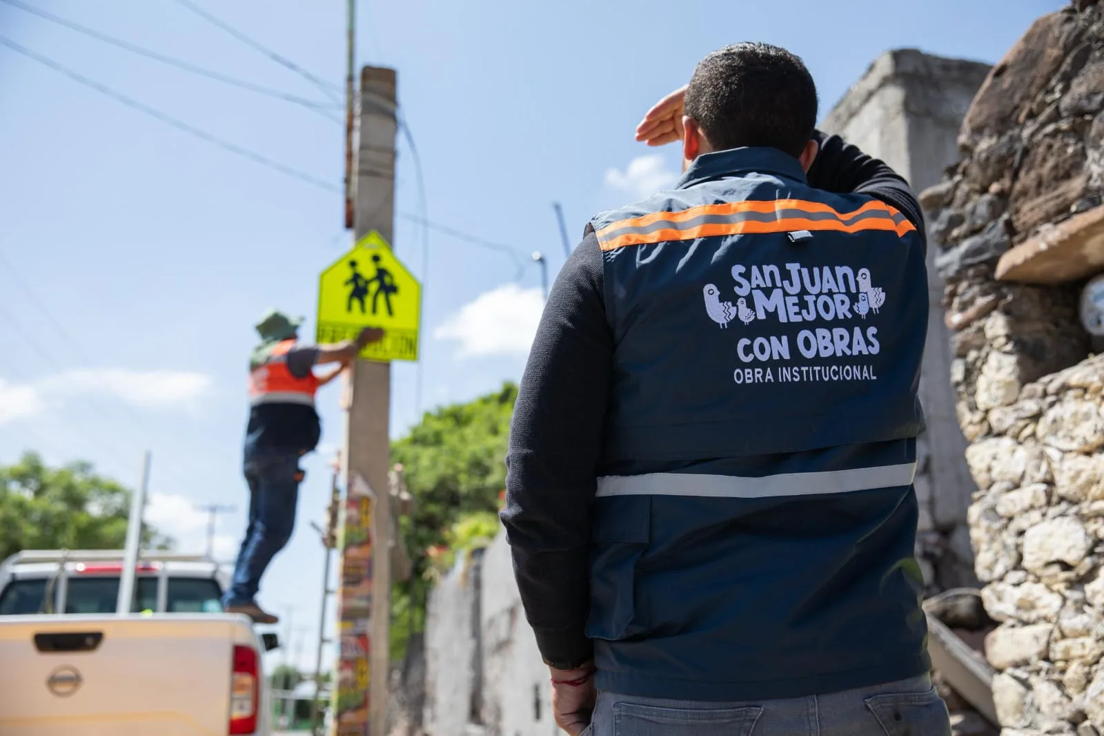 Trabajo "mata grilla"; Roberto Cabrera intensifica contacto social en SJR