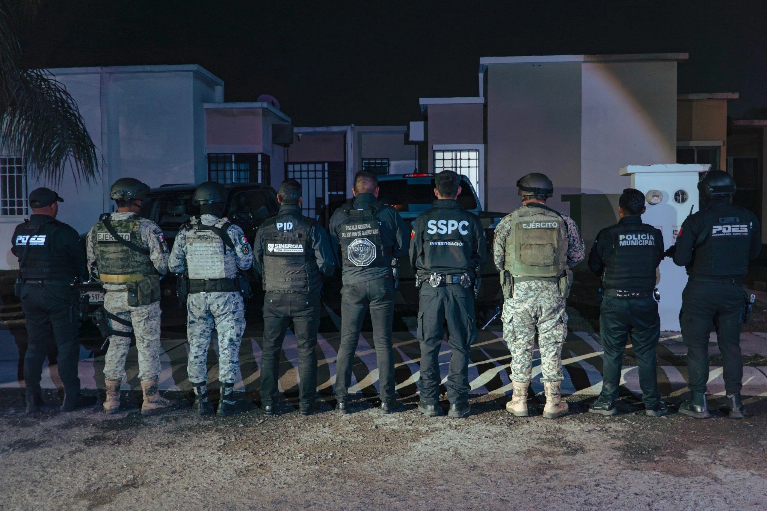 Extirpan potente célula huachicolera establecida en Querétaro y Corregidora; hay 20 personas detenidas.