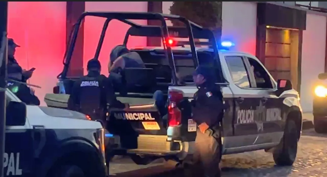 Hermanos riñen por herencia; uno de ellos intentó agredir a su familiar con un machete.