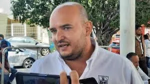 En SJR, transportistas y autoridades estatales dialogan para construir acuerdos; así lo aseguró el Regidor Gilberto Ugalde.