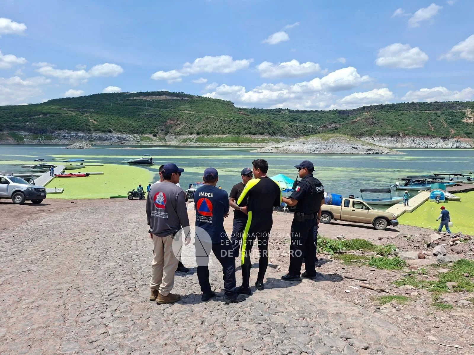 Tragedia en Presa de Zimapán; 6 trabajadores a bordo de lancha sufren volcadura; al momento sólo 1 cuerpo a podido ser recuperado.