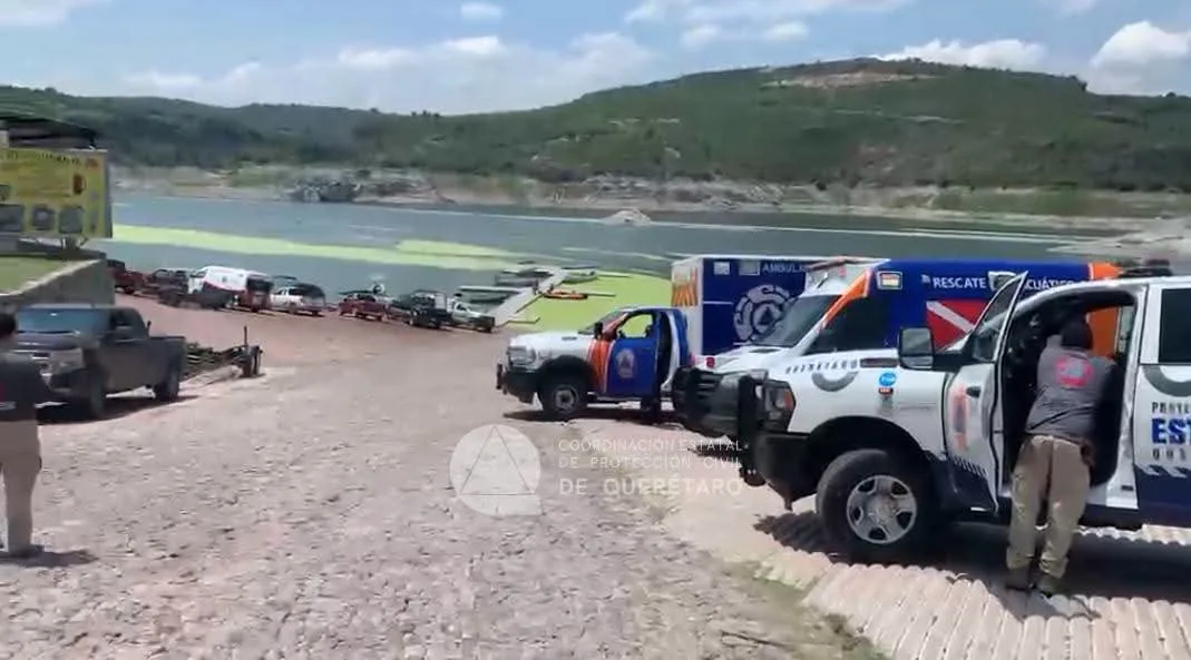 Tragedia en Presa de Zimapán; 6 trabajadores a bordo de lancha sufren volcadura; al momento sólo 1 cuerpo a podido ser recuperado.