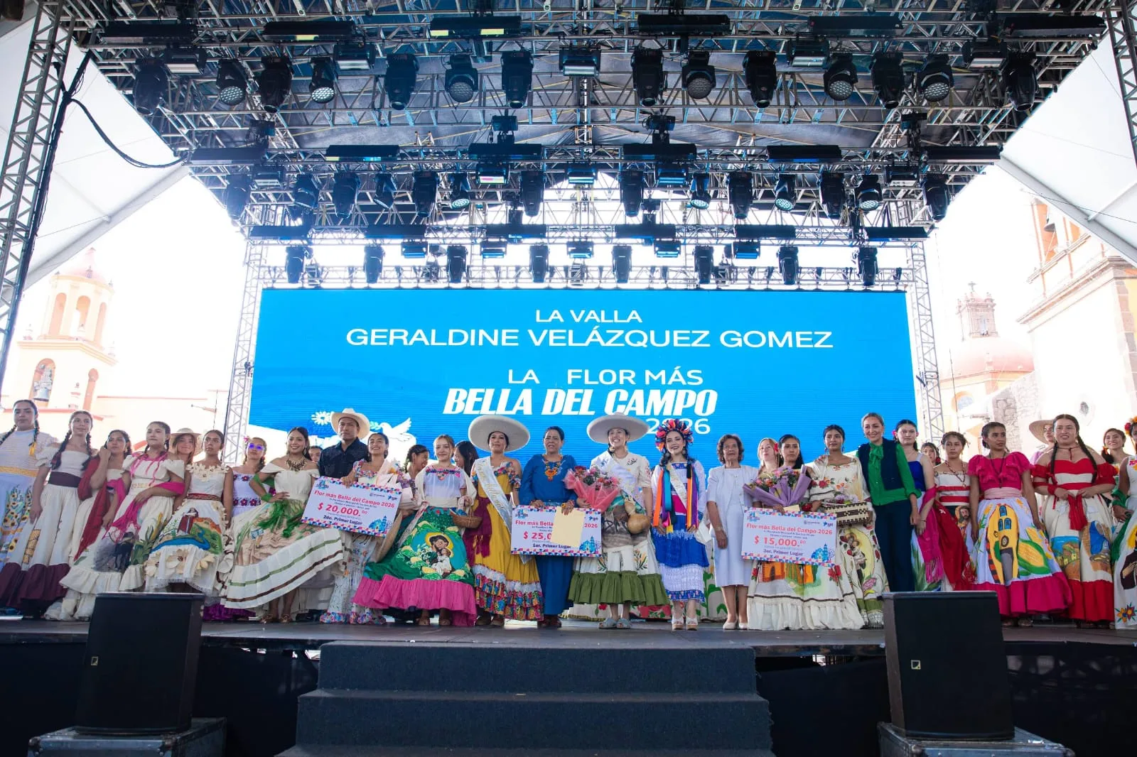 La Valla obtiene “La Flor Más Bella del Campo” y Santa Matilde gana el concurso de carros alegóricos.