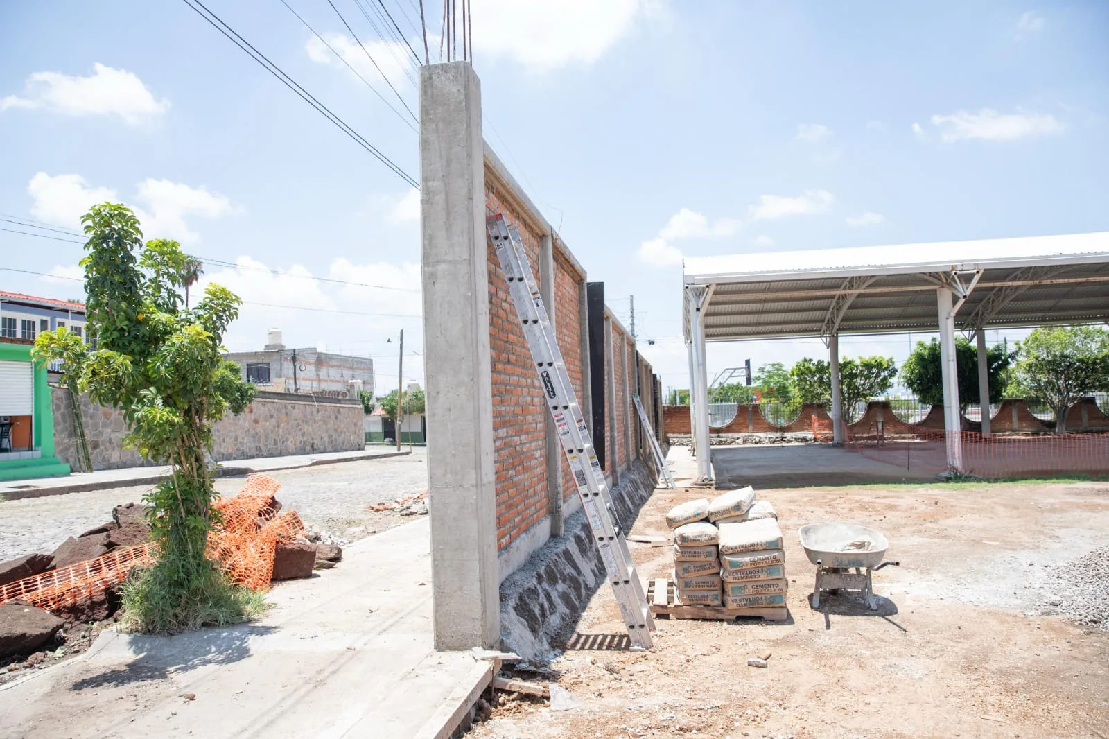 Entregan y supervisan obras en cinco escuelas de SJR; inversión de más de 10 MDP.