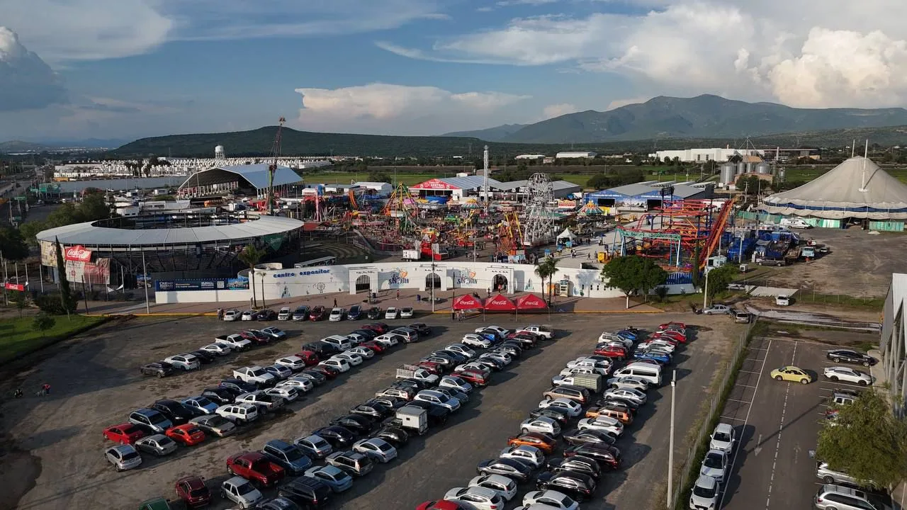 Exitoso primer día de acceso gratuito al Centro Expositor de Feria; . más de 3 mil 500 niñas, niños, adolescentes y adultos.