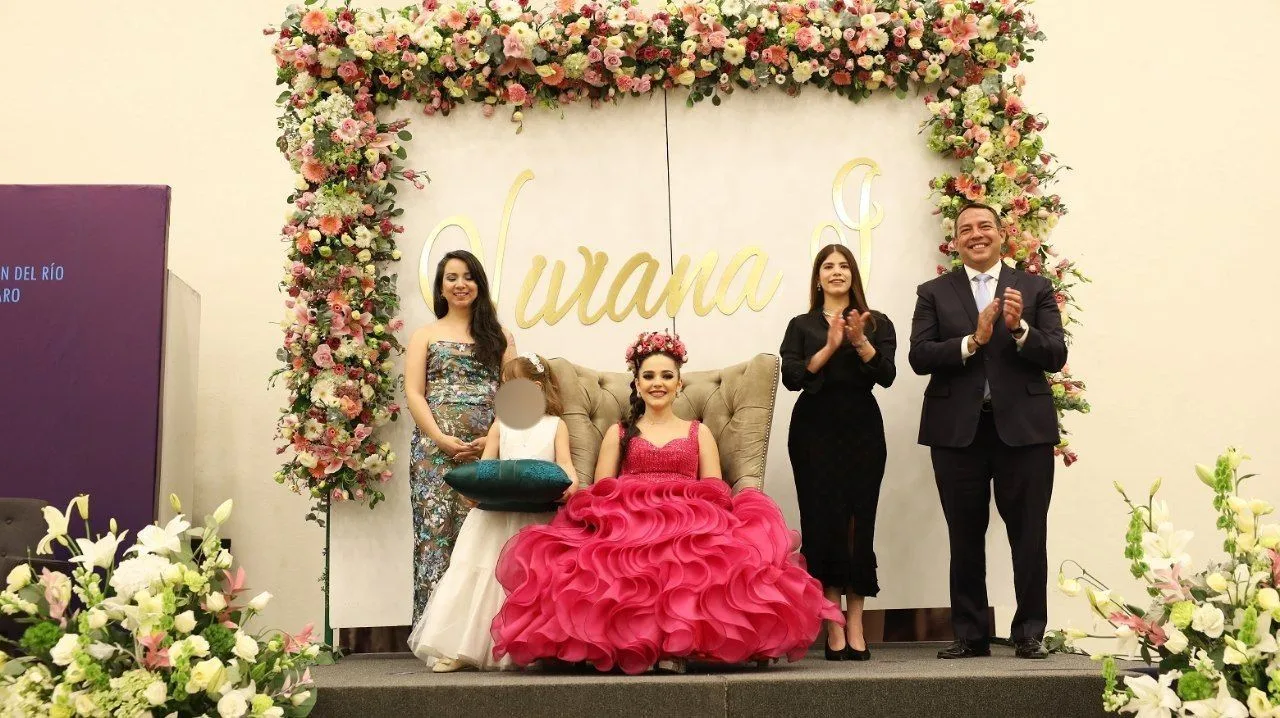 Encabezan Roberto Cabrera y Gina Sánchez la premiación de los LIV Juegos Florales SJR 2026.