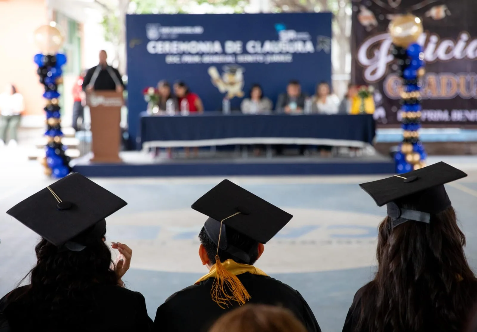 Reconocen al profesor Salvador Estrada de la Parra, por 40 años de trayectoria, en SJR.