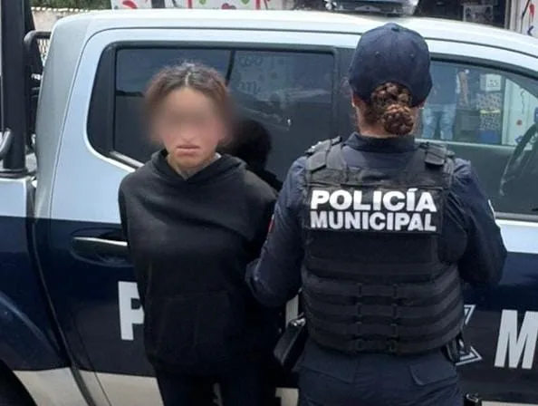 Presentan a los responsables de atracar -violentamente- una farmacia; en la zona centro de SJR.