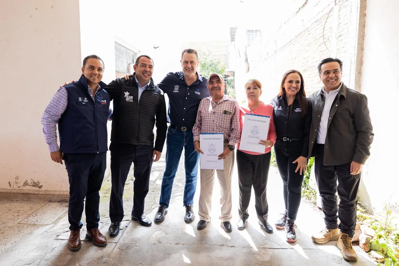 Fortalece Gobierno de Querétaro el patrimonio de familias de SJR con 300 títulos de propiedad.