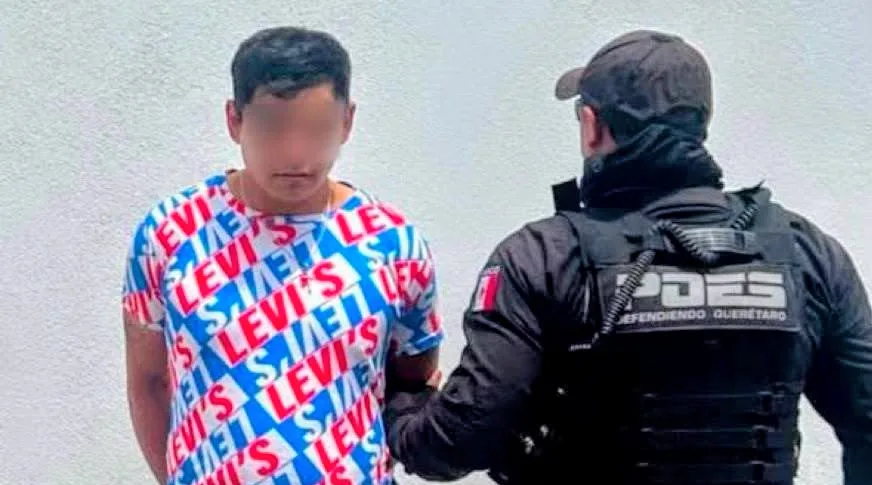 Andaba armado y ponía en riesgo a transeúntes; cuando fue detenido por la POES, en Las Águilas.