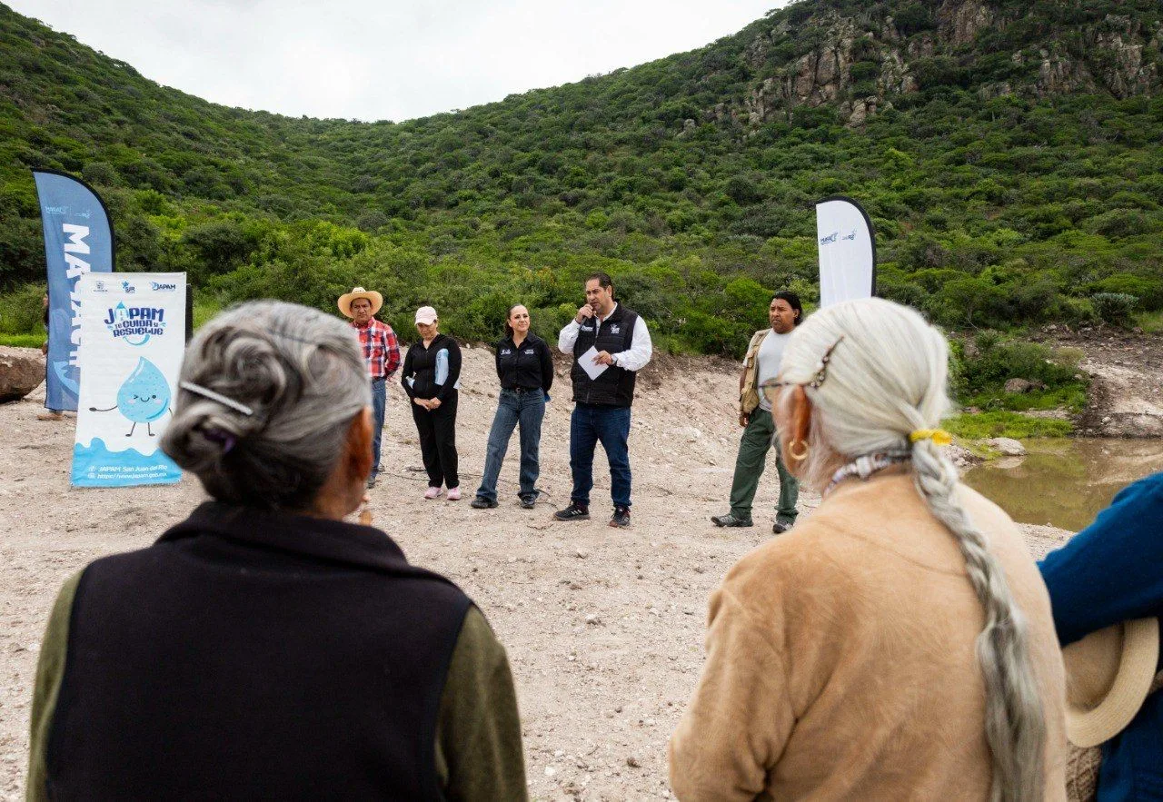 JAPAM sigue fortaleciendo la recarga del manto acuífero con la entrega del bordo de regulación en el Ejido Cerro Gordo.
