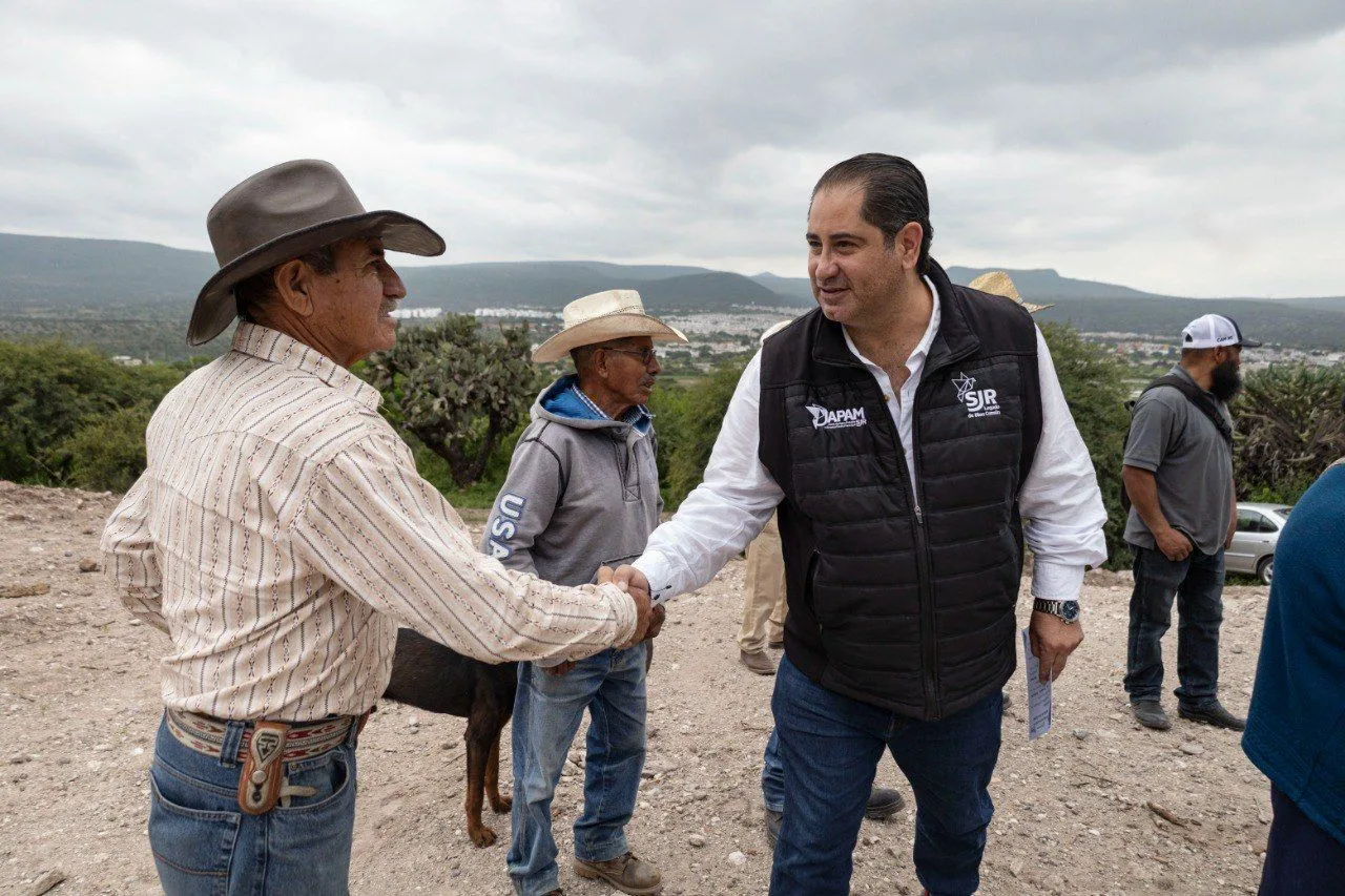 JAPAM sigue fortaleciendo la recarga del manto acuífero con la entrega del bordo de regulación en el Ejido Cerro Gordo.