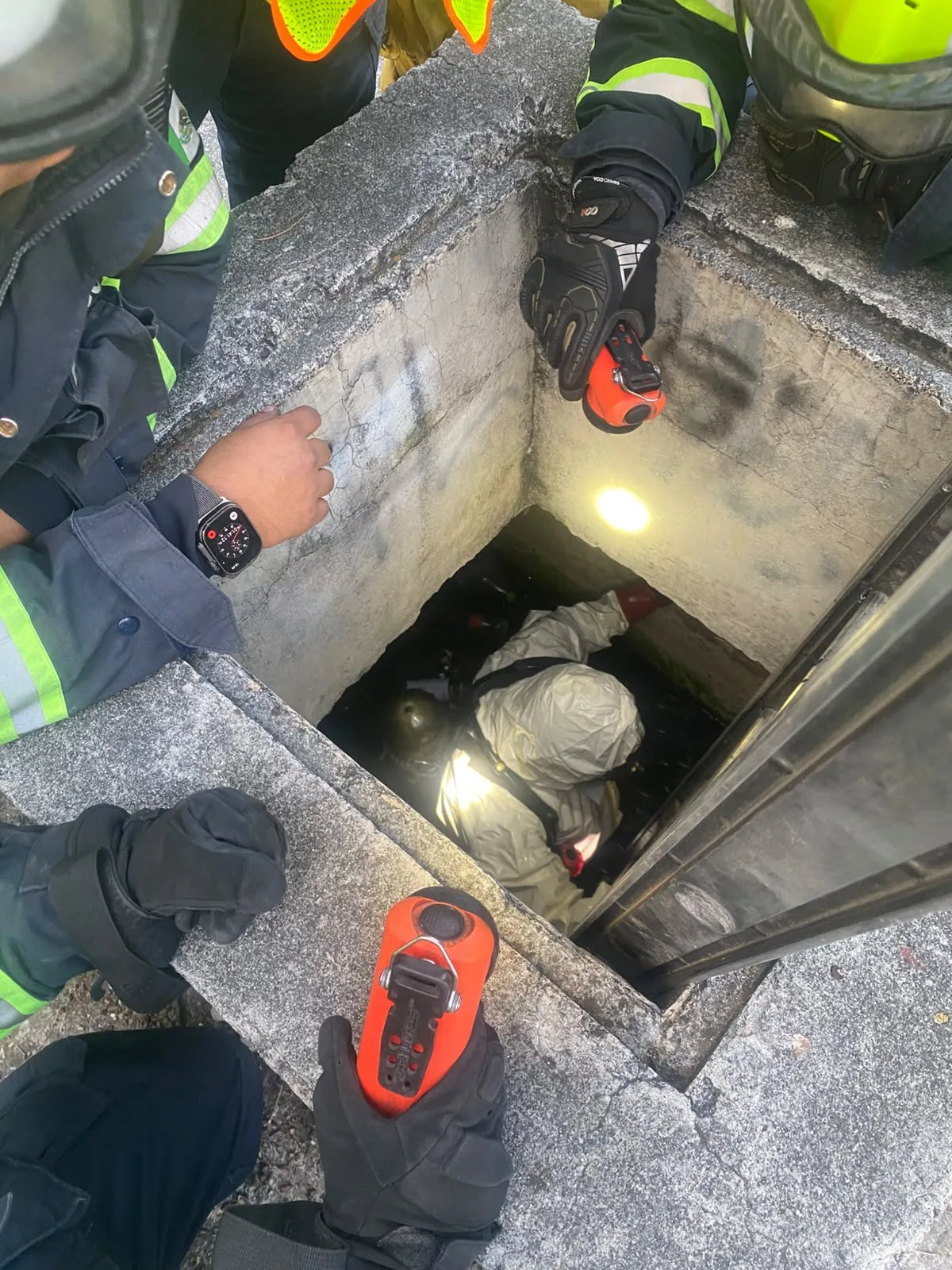 Eran restos caninos, no humanos; los encontrados al interior de una en Cisterna en la comunidad de San Pedro Ahuacatlán.