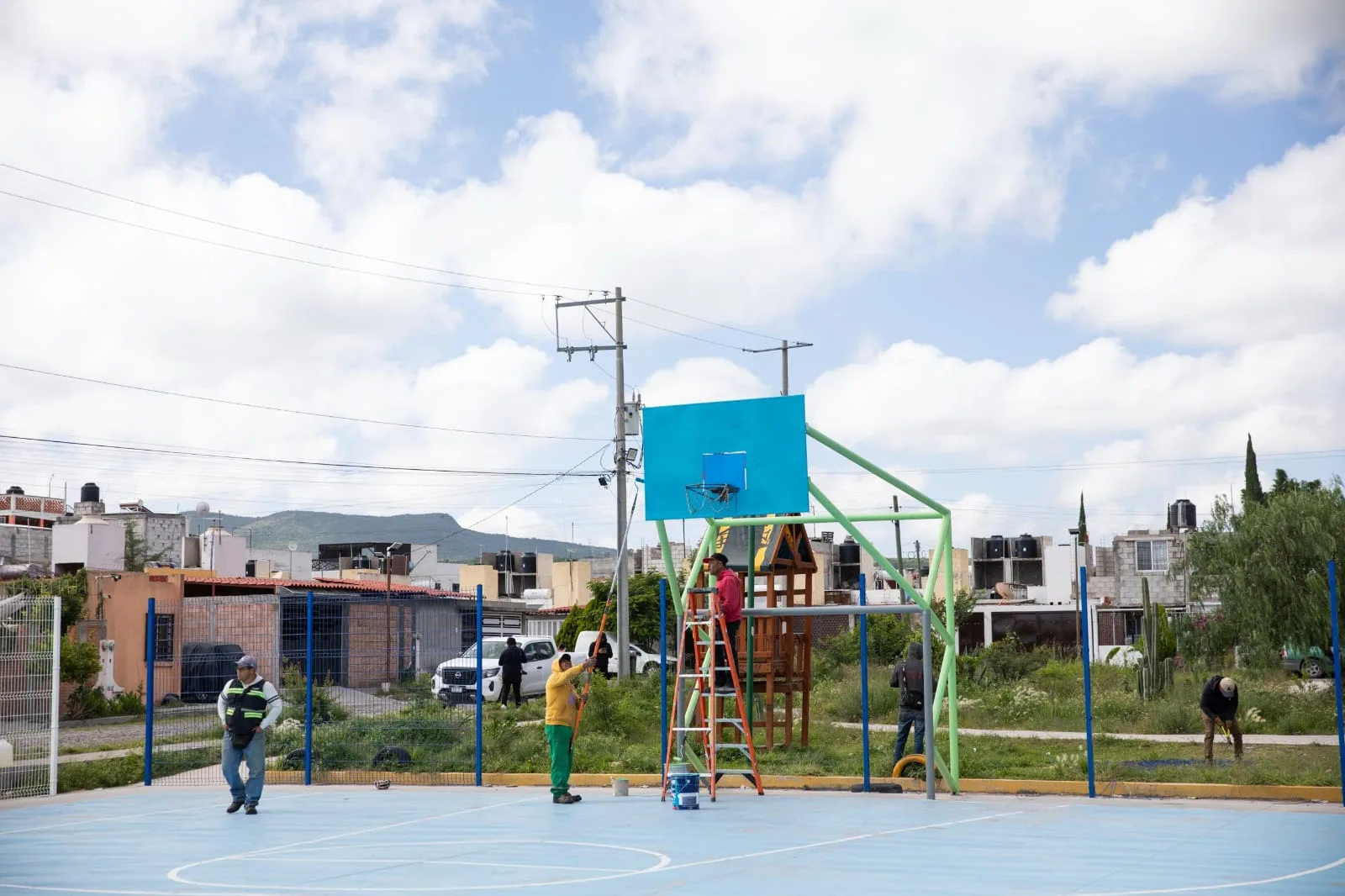 Servicios Públicos Municipales realiza jornada para rehabilitar el Parque Valle Dorado I en zona Oriente.