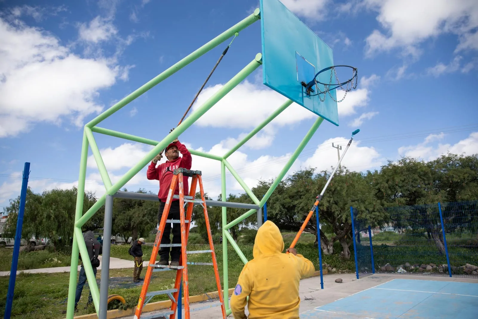 Servicios Públicos Municipales realiza jornada para rehabilitar el Parque Valle Dorado I en zona Oriente.