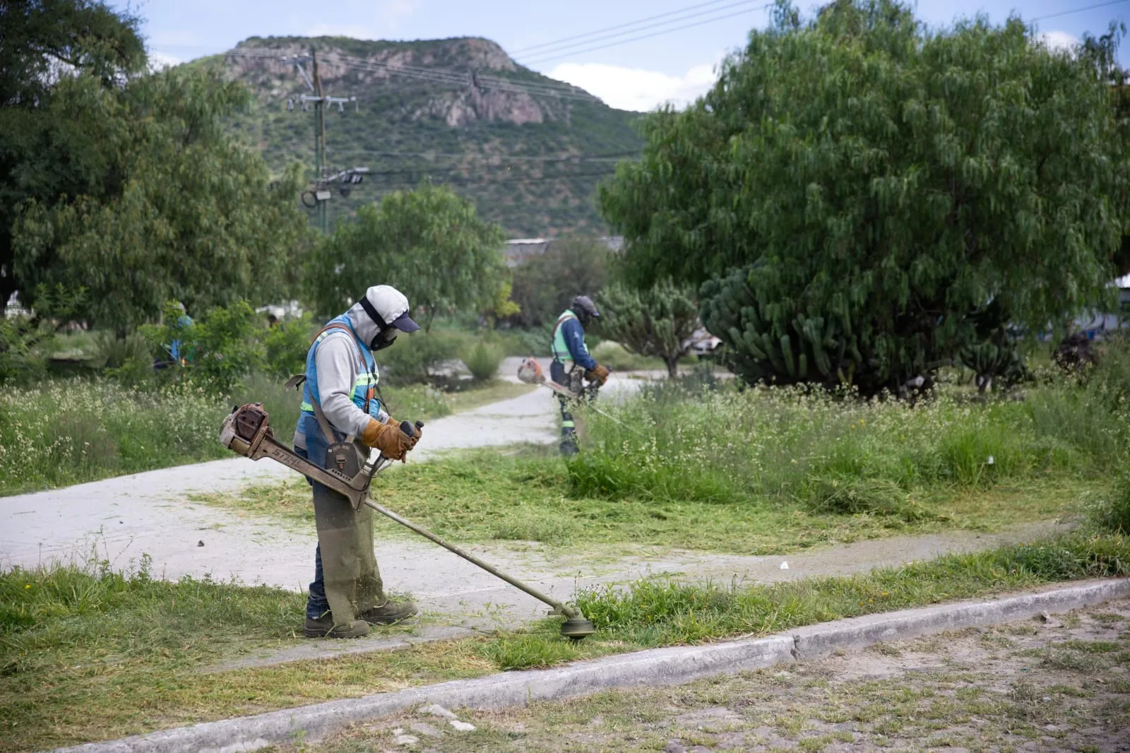 Servicios Públicos Municipales realiza jornada para rehabilitar el Parque Valle Dorado I en zona Oriente.