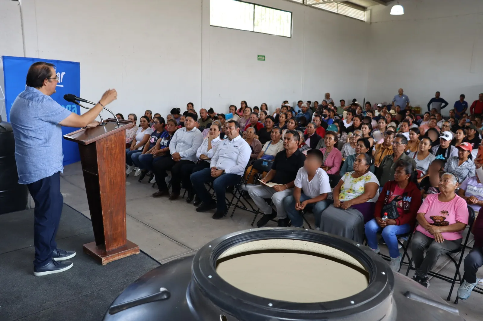Gestiona Memo Vega Tinacos para las familias Sanjuanenses
