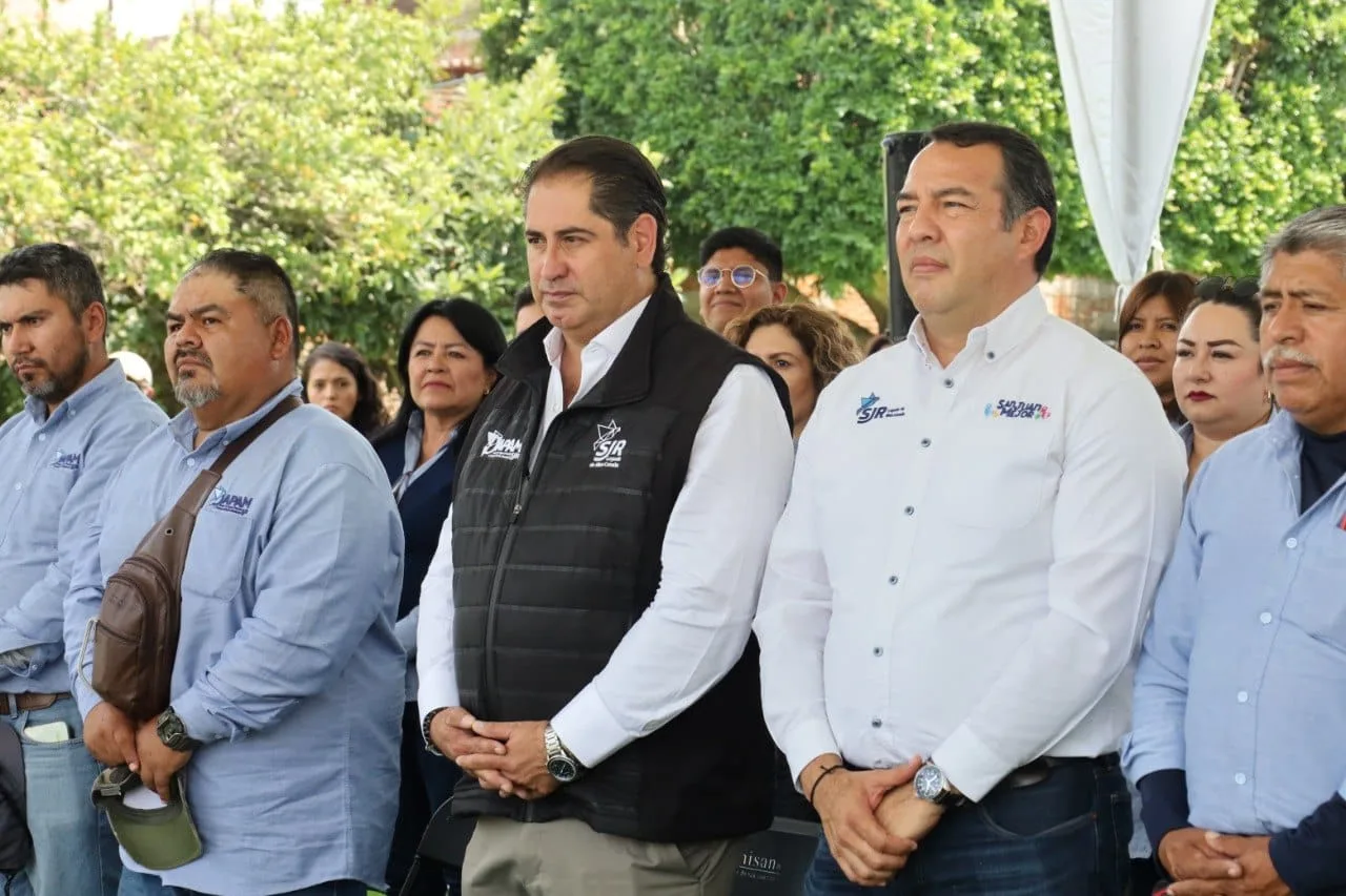 Toño Pérez refuerza  capacidad operativa de la JAPAM; entrega 10 nuevas unidades con una inversión de más de 4 MDP.