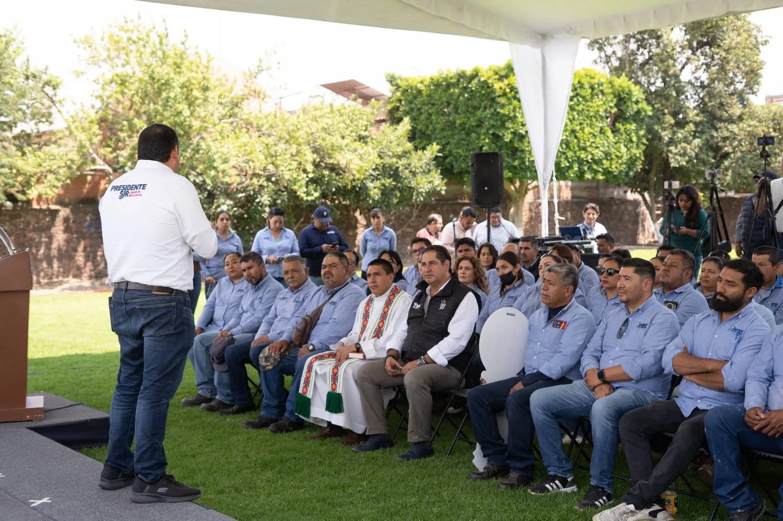 Toño Pérez refuerza  capacidad operativa de la JAPAM; entrega 10 nuevas unidades con una inversión de más de 4 MDP.