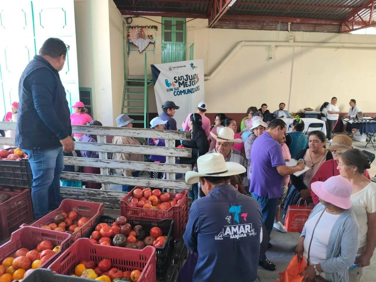 Municipio de San Juan del Río beneficia a sanjuanenses con el Programa “Miércoles en Paso de Mata.