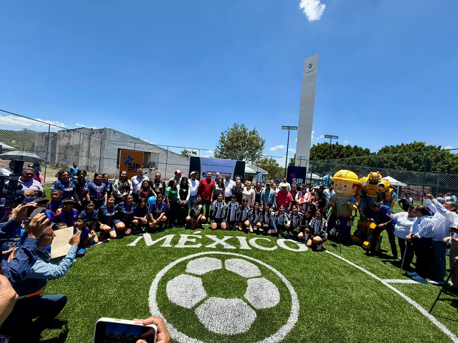 El Gobierno de México fortalece el tejido social con la entrega de 2 nuevas Canchas de Fútbol 5 en SJR.