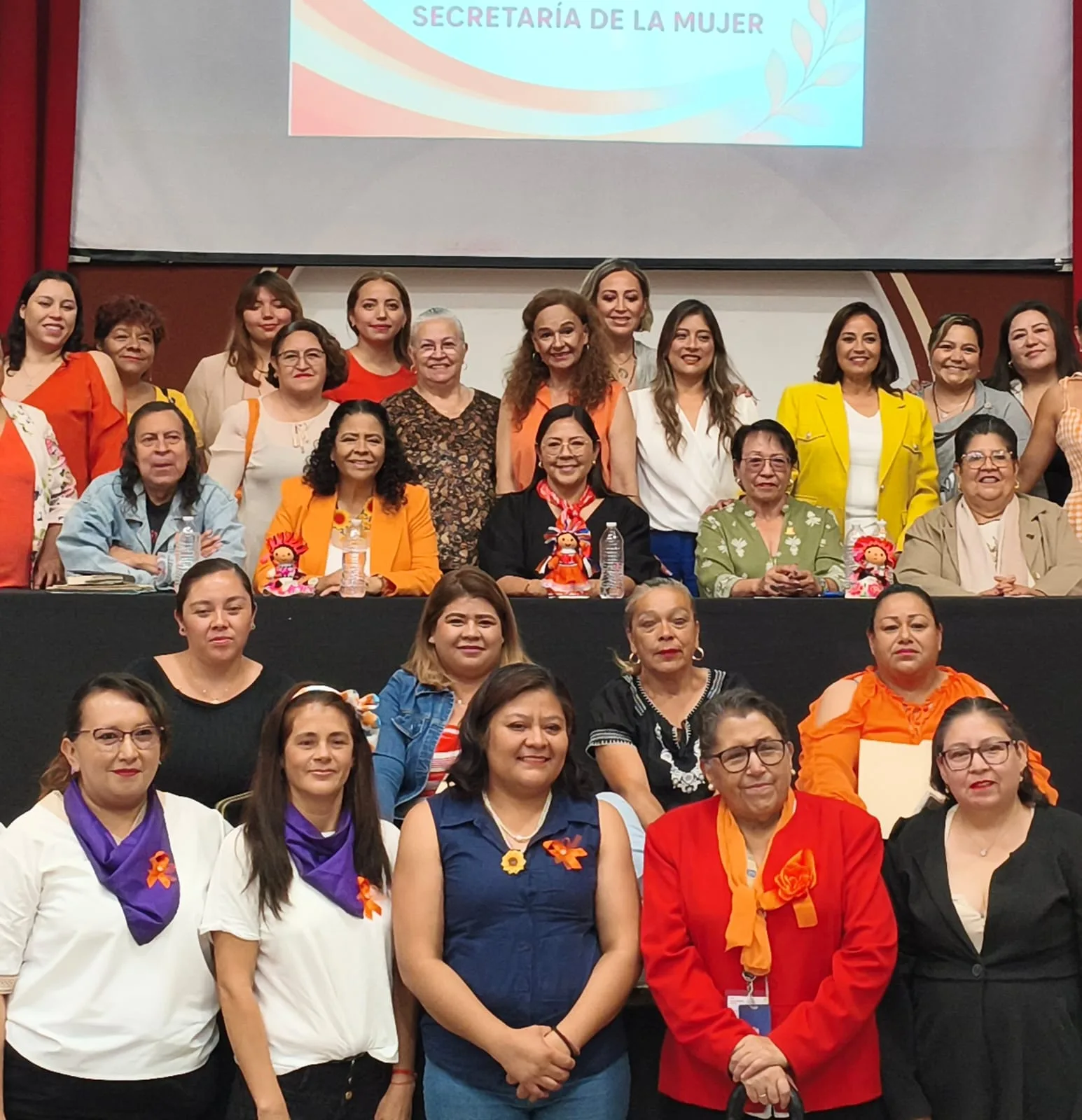 Secretaría de la Mujer entrega cerca de 80 constancias a participantes de programas del primer semestre de 2026.