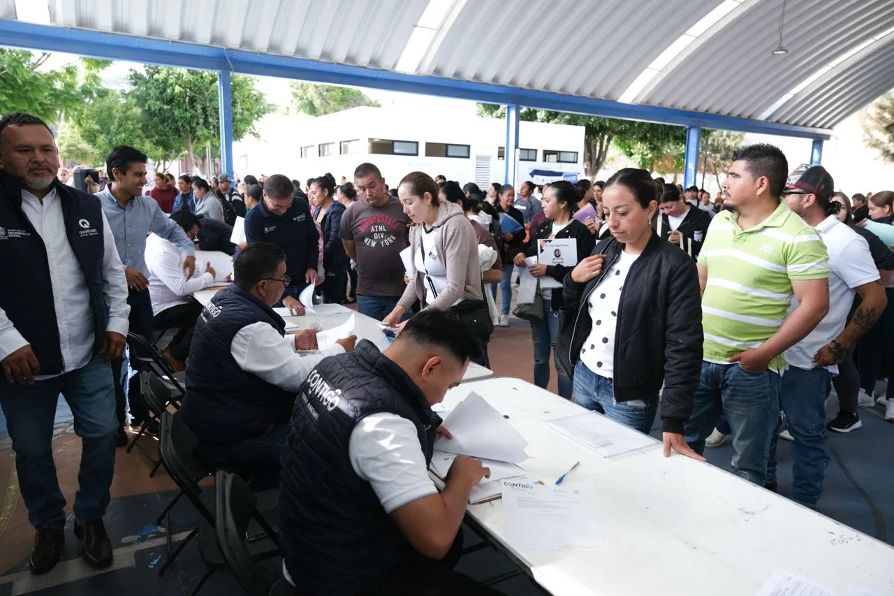 Transporte escolar abre oportunidades para que más estudiantes continúen sus estudios: Luis Nava