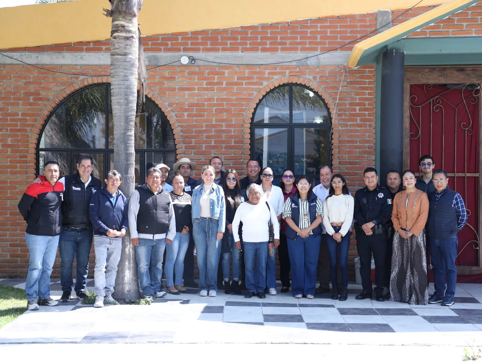 Gobierno Municipal de SJR llevo jornada de trabajo, servicios y atención ciudadana a El Mirador