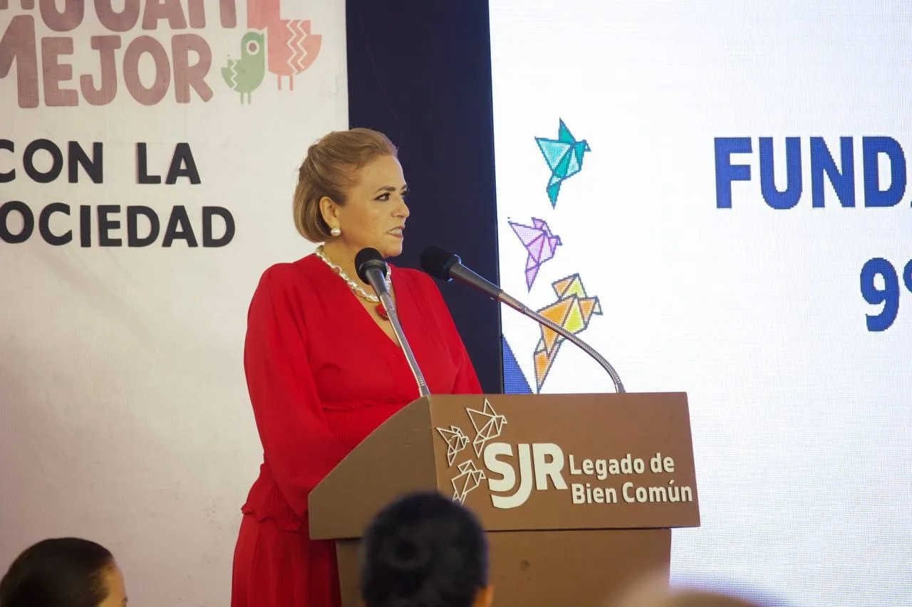 Roberto Cabrera asiste a ceremonia por el 9º Aniversario de Fundación Chabely e Informe de Actividades.