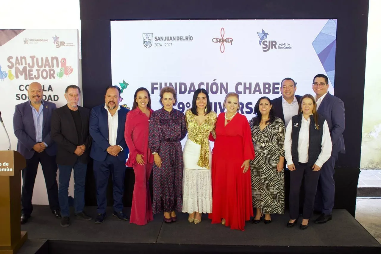 Roberto Cabrera asiste a ceremonia por el 9º Aniversario de Fundación Chabely e Informe de Actividades.