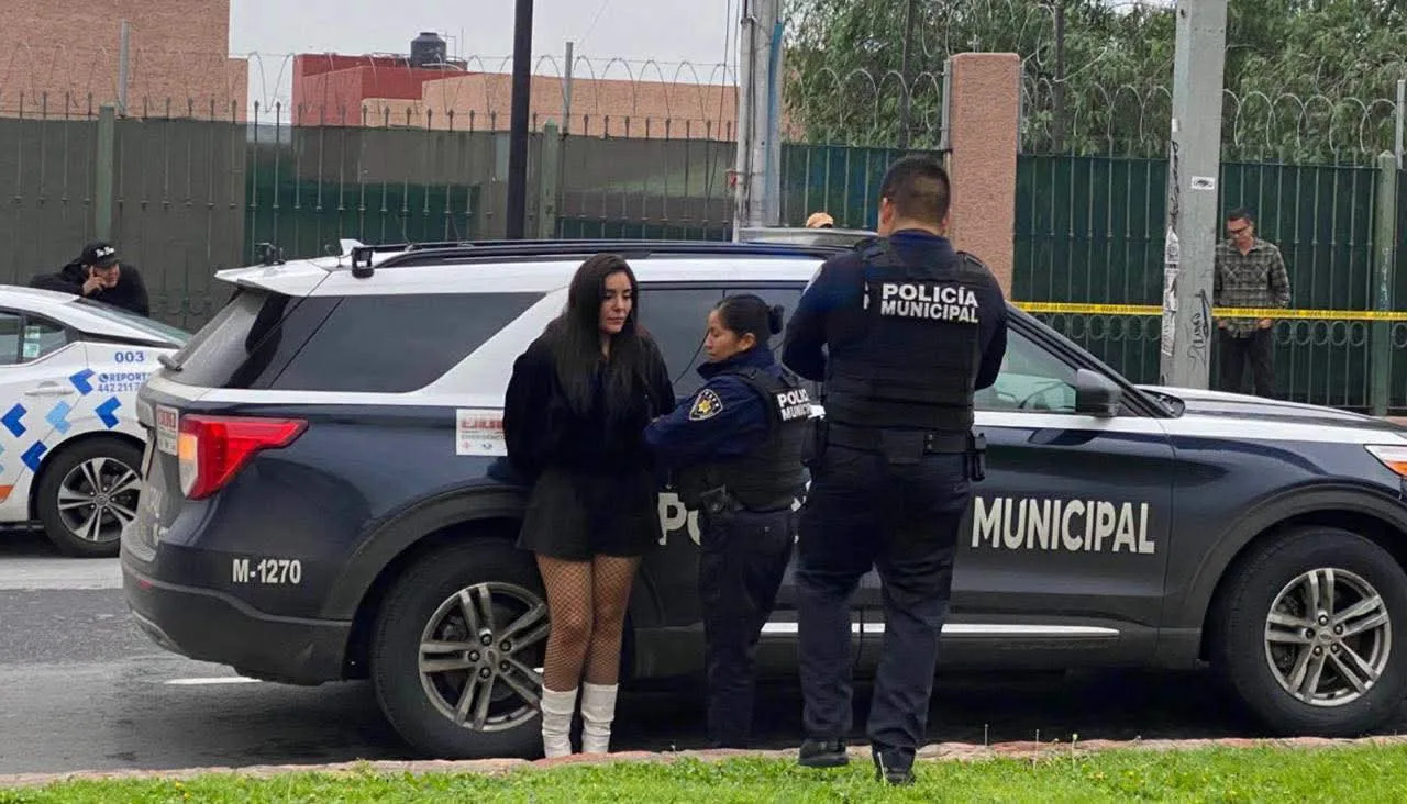 A billetazos Paola Alejandra "La Mufasa" está de nuevo en las calles; tras arrebatarle la vida a 2 persona; hace apenas 1 año, en Los Arcos.