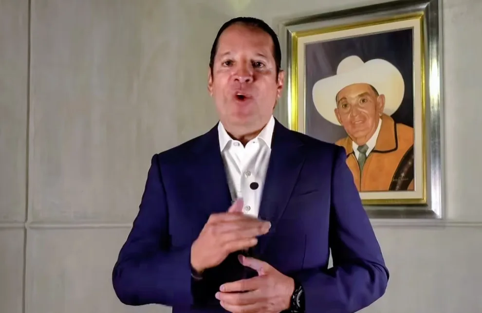 Denuncian formalmente a Pancho Domínguez, él lo niega; Fiscal  General sale en defensa del Panista. ¿Cómo se llamó la obra?