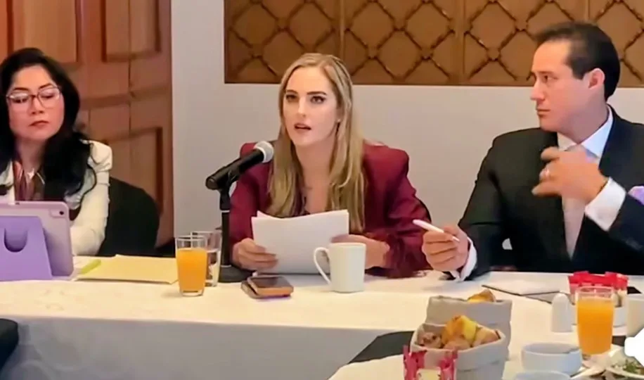 Denuncian formalmente a Pancho Domínguez, él lo niega; Fiscal  General sale en defensa del Panista. ¿Cómo se llamó la obra?