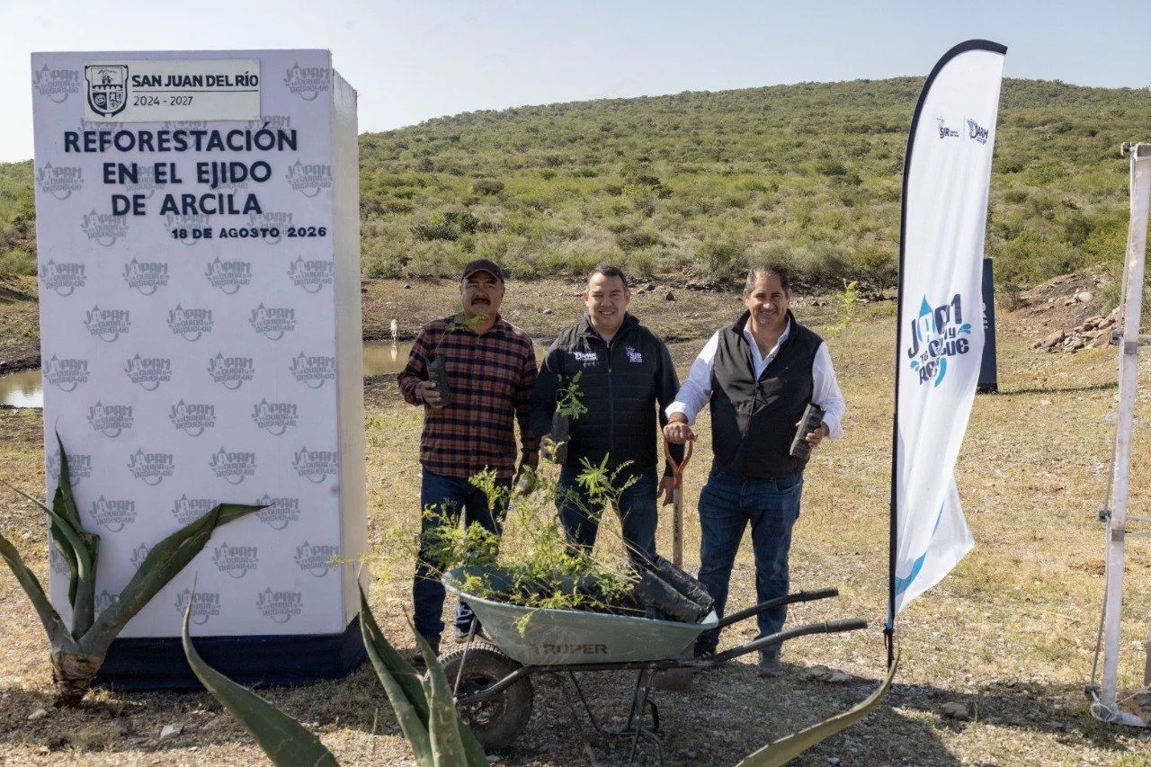 JAPAM fortalece acciones de reforestación para la recarga del acuífero con jornada en el Ejido Arcila.