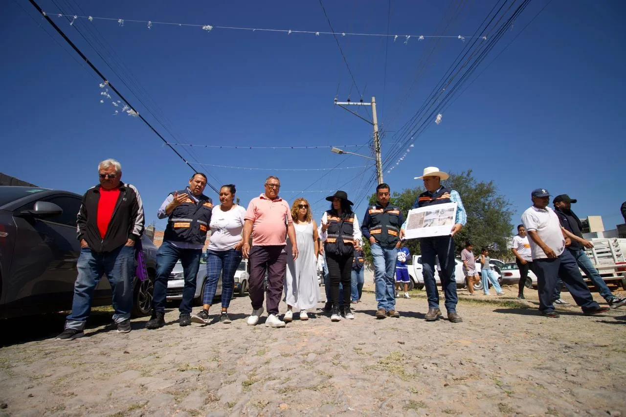 Invierte Gobierno Municipal de SJR más de 4.4 mdp en rehabilitación de calle Aguascalientes.