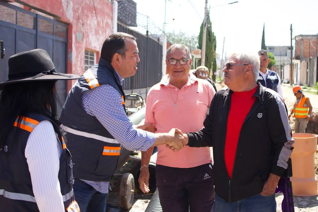 Invierte Gobierno Municipal de SJR más de 4.4 mdp en rehabilitación de calle Aguascalientes.