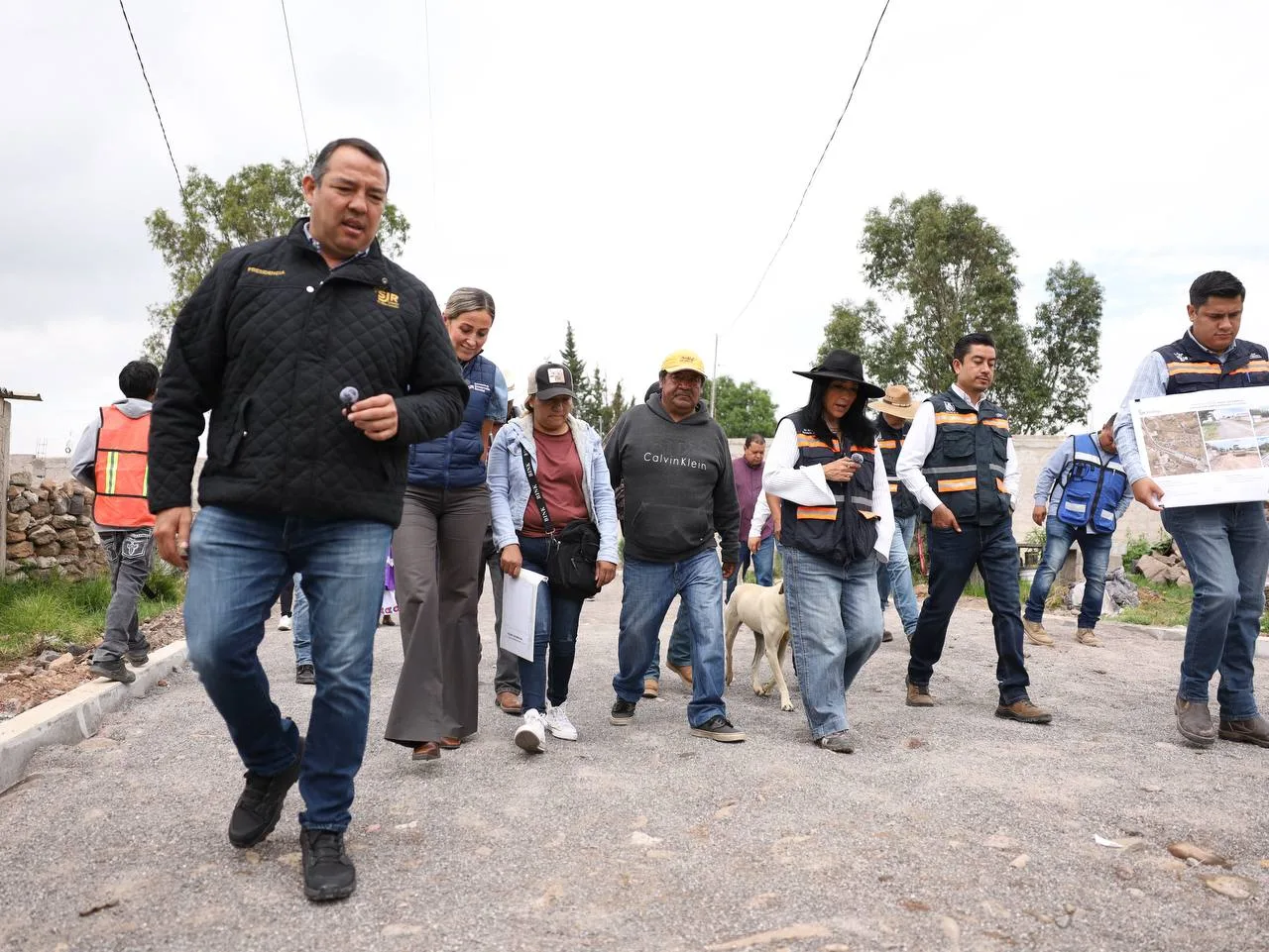 Supervisó Roberto Cabrera construcción de calle en Ampliación Santa Bárbara La Cueva con una inversión de más de 3 mdp.