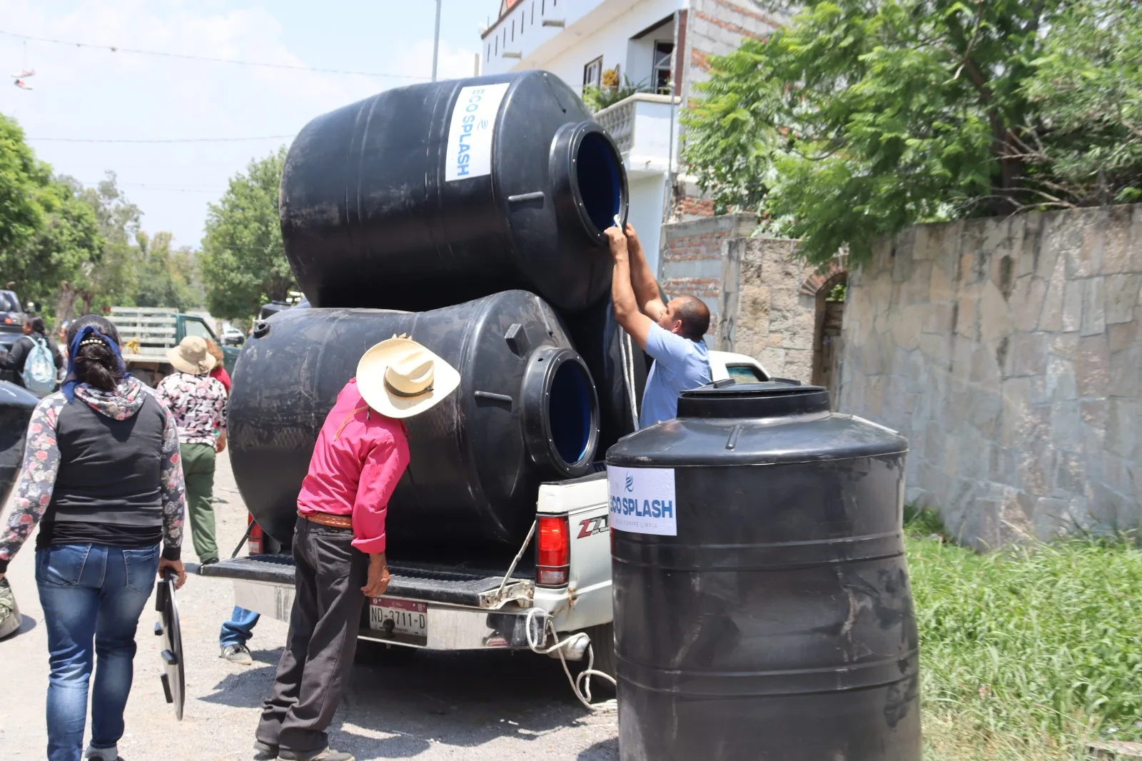 Recorre Memo Vega comunidades con motivo de su Informe de Actividades.