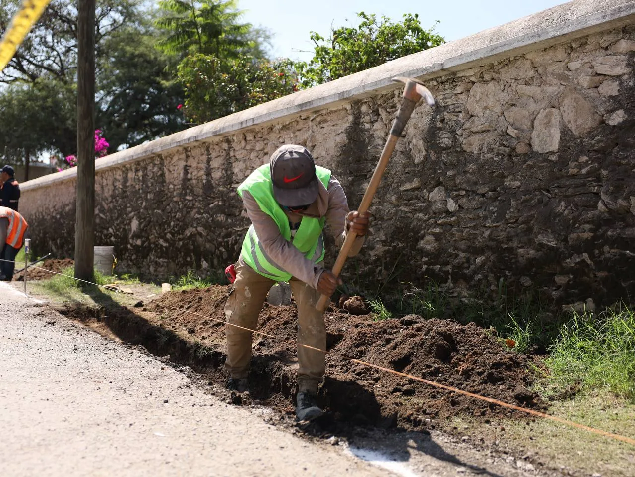 Avazan obras en calles de Santa Cruz Nieto y Solares Banthí; la inversión  es de 8.7 mdp.