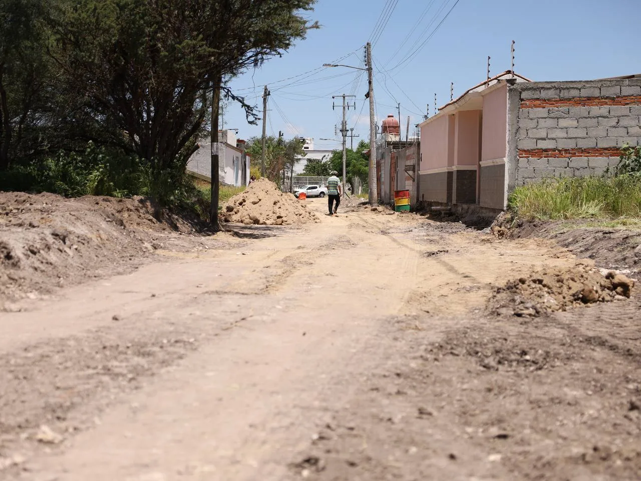 Avazan obras en calles de Santa Cruz Nieto y Solares Banthí; la inversión  es de 8.7 mdp.