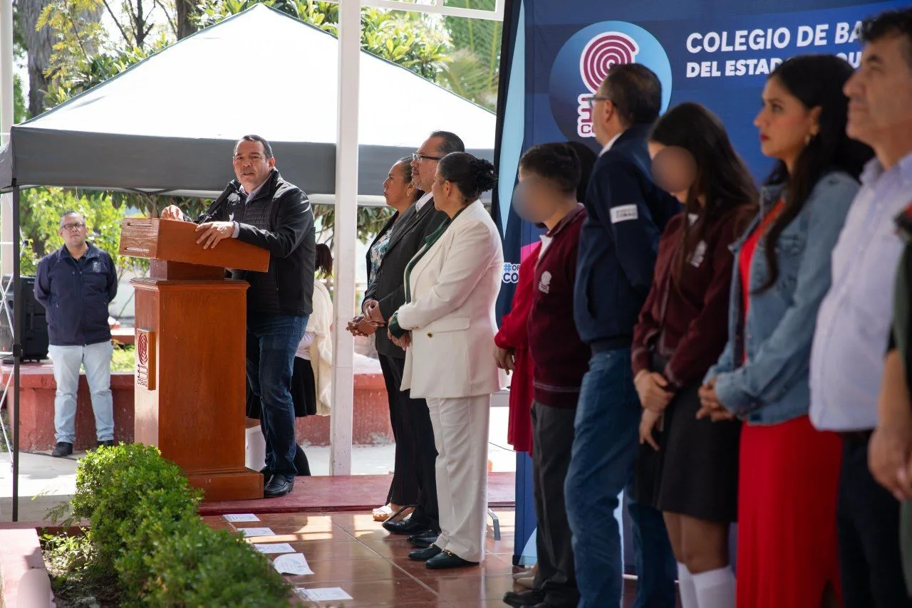 Roberto Cabrera y director general del COBAQ encabezan inicio de semestre y arranque del Bachillerato Incluyente en plantel 10