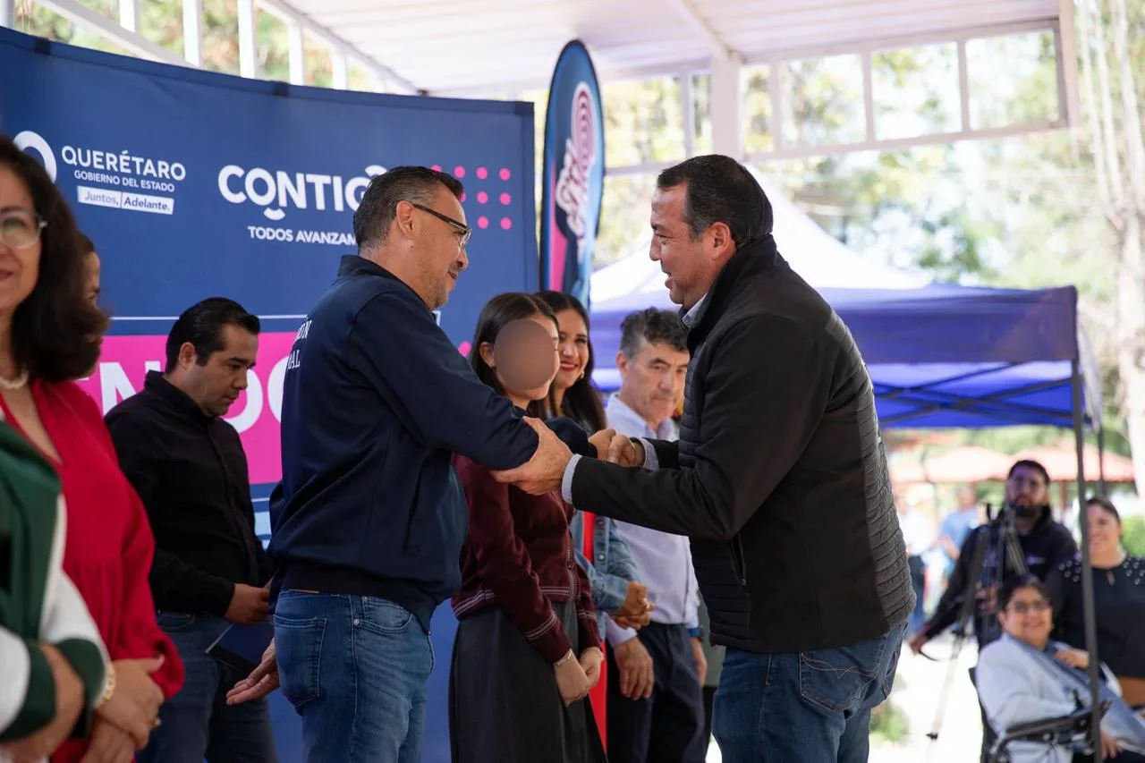 Roberto Cabrera y director general del COBAQ encabezan inicio de semestre y arranque del Bachillerato Incluyente en plantel 10