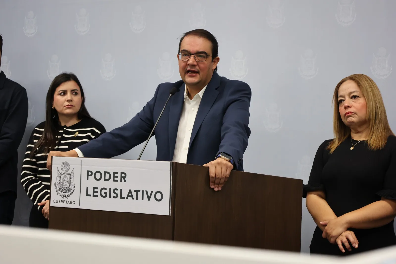 Seguridad, orden y piso parejo para servicios de Uber, Didi y autos de alquiler por App propone diputado Guillermo Vega