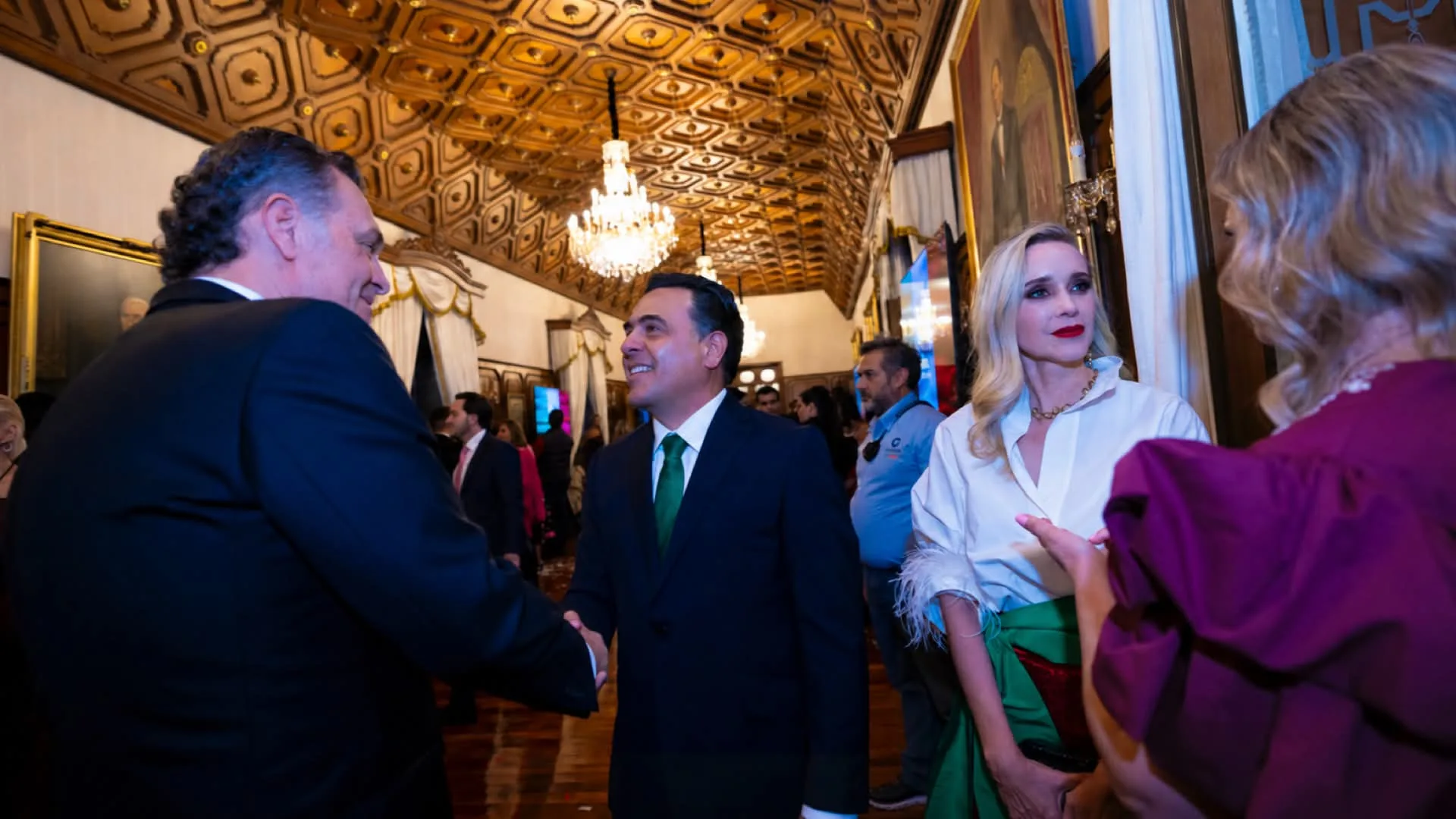 Nava se aventó "carambola de tres bandas" y es virtual Coordinador de "Cuidemos Queretaro".