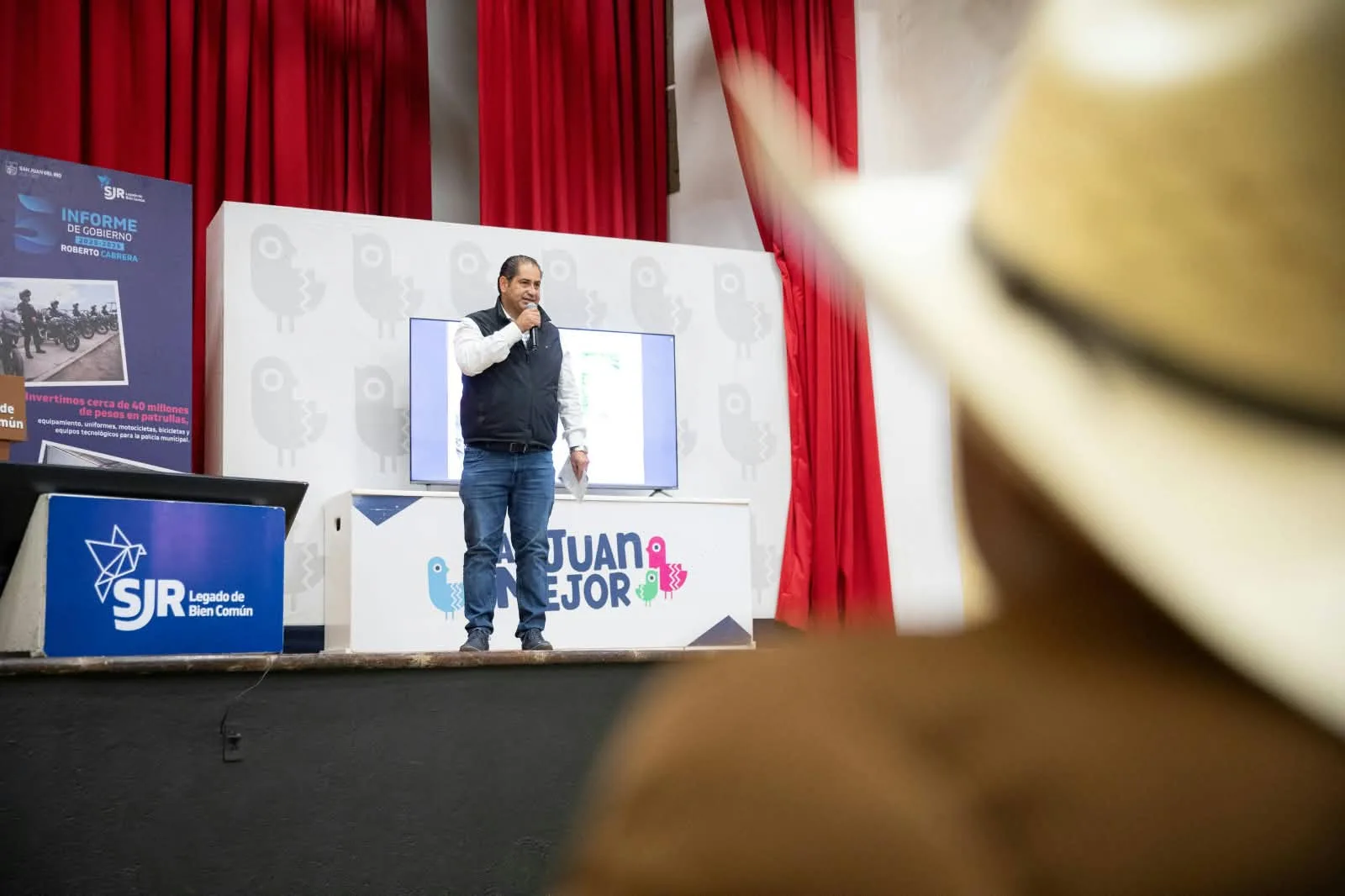 Roberto Cabrera destaca acciones a favor del campo en su Quinto Informe de Gobierno.