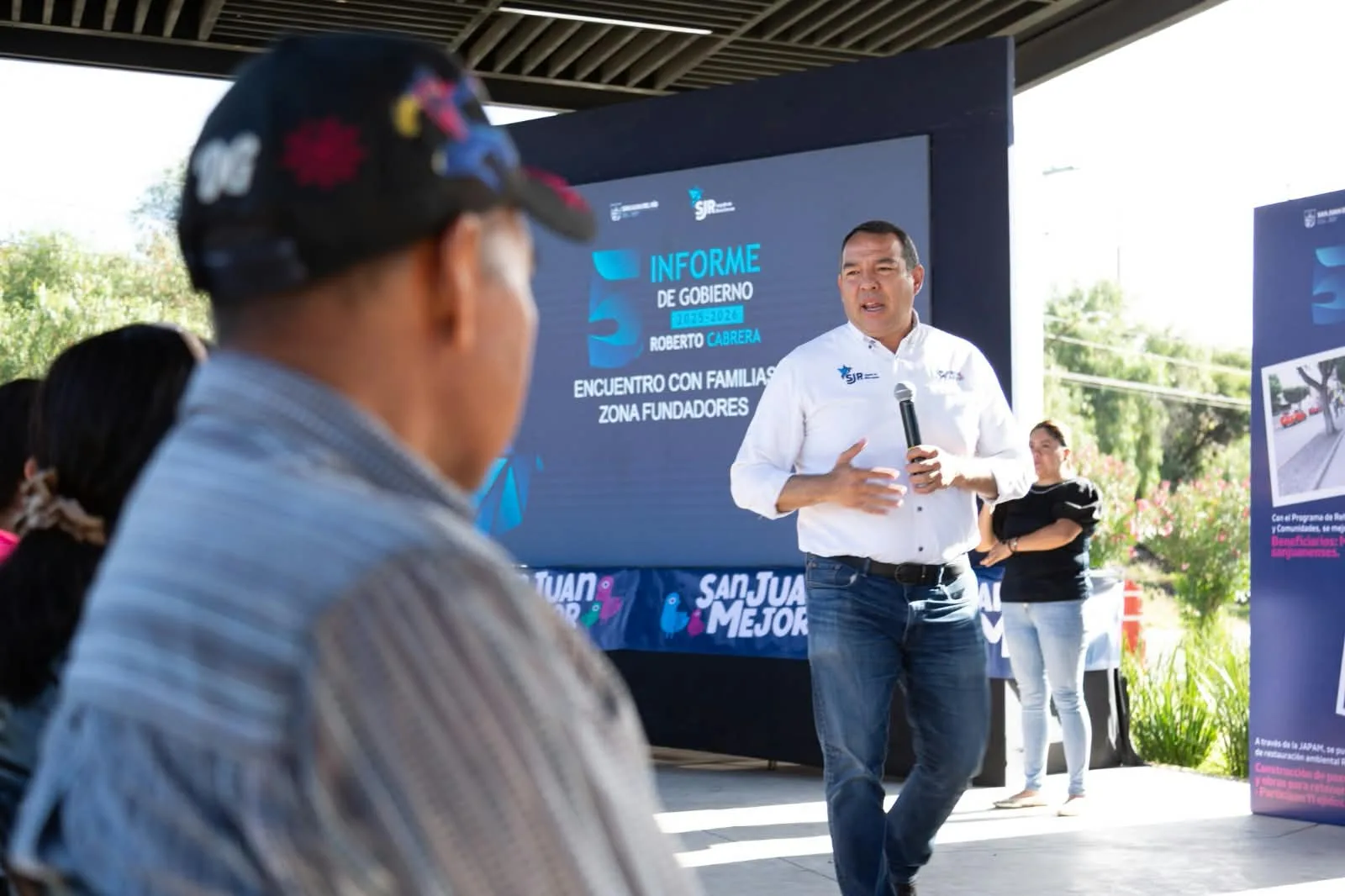 Roberto Cabrera destaca el fortalecimiento de la participación ciudadana en su Quinto Informe de Gobierno.