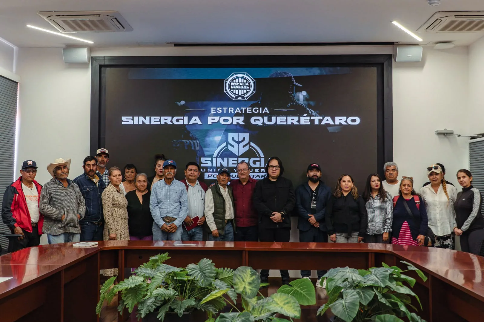 ¿Triunfo de Gilberto Herrera? "Mesa de trabajo" del Diputado Federal Morenista con el Fiscal de Querétaro por tema de fraudes patrimoniales.