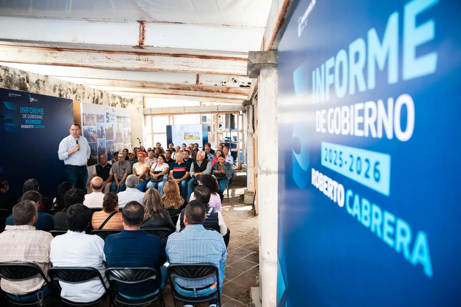 Roberto Cabrera destaca la rehabilitación de más de 6 mil metros de calles en su Quinto Informe de Gobierno.