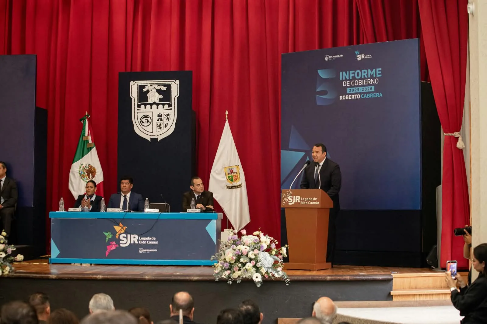 San Juan del Río, nuestra casa, se construye mejor en familia: Roberto Cabrera.